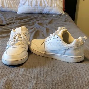 🦋 All White Court Vision Low Nike’s 🦋